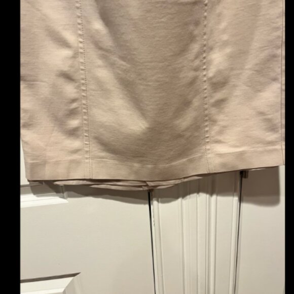 Seamed Pencil Skirt in Bi-Stretch - Picture 4 of 5